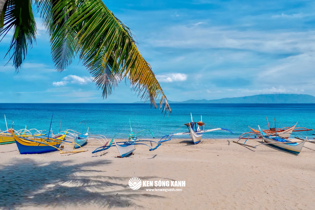 bãi biển đẹp ở Philippines Puerto Galera